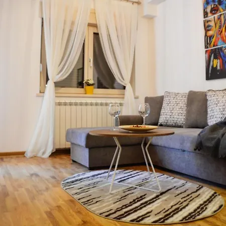 Vuk Lux *